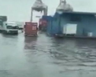 Irak'taki Um Kasr Limanı sular altında kaldı