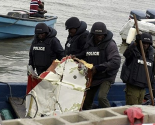 Nijerya'da polisleri taşıyan tekne alabora oldu: 6 ölü