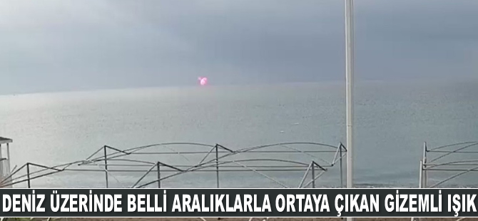 Deniz üzerinde belli aralıklarla ortaya çıkıyor, çıplak gözle seçilemiyor