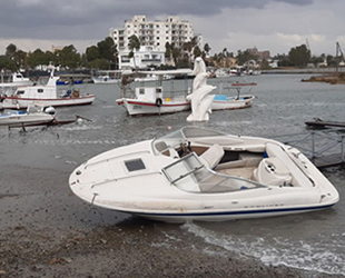 Gazimağusa sahilinde 4 tekne battı