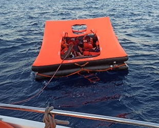 Bodrum'da ölüme terk edilen 27 göçmen kurtarıldı