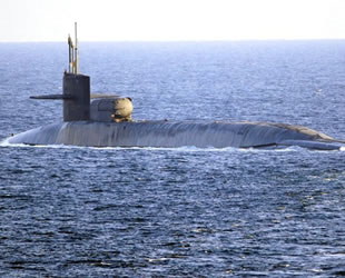 Süveyş Kanalı'nı geçen İsrail denizaltısı, İran'a gözdağı veriyor