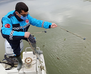 Kovada Gölü’nde 2 bin 600 metre uzatma ağına el konuldu