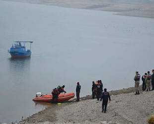 Karakaya Baraj Gölü'nde balıkçı teknesi alabora oldu: 1 ölü
