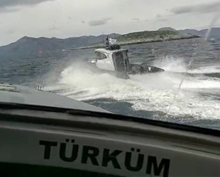 Türk karasularını ihlal eden Yunan botlarına Türk Sahil Güvenlik ekipleri 'Dur' dedi