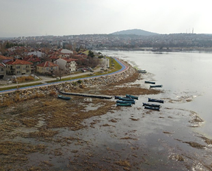 Beyşehir Gölü'nde su, kıyıdan yaklaşık 50 metre çekildi