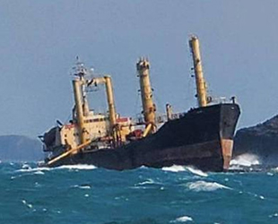 Tayvan Boğazı'nda karaya oturan hayalet gemi gizemini koruyor