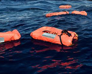 Libya açıklarında göçmenleri taşıyan tekne battı: 43 ölü