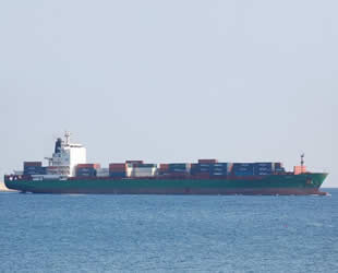 Türkiye, Gine Körfezi’nde saldırıya uğrayan konteyner gemisinin mürettebatı için seferber oldu