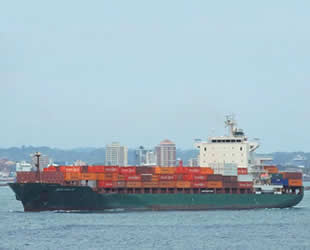 Gine Körfezi'nde saldırıya uğrayan M/V Mozart isimli konteyner gemisi, Gabon Port- Gentil Limanı’na gidiyor