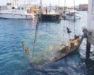 Mağusa Limanı’nda çöken iskele enkazları temizleniyor