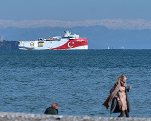Oruç Reis sismik araştırma gemisi, Antalya açıklarına demir attı