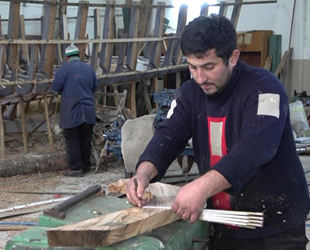 Ürettiği tekneler, balıkçılara ekmek teknesi oluyor