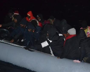 Dikili açıklarında 29 düzensiz göçmen kurtarıldı