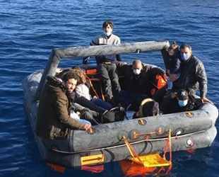 Marmaris açıklarında 12 düzensiz göçmen kurtarıldı