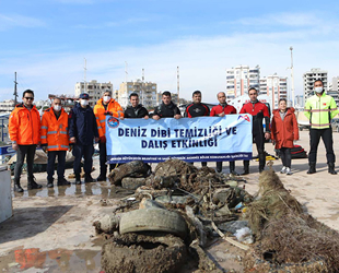 Mersin’de deniz dibi temizleme etkinliği sürüyor