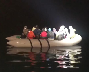 Kuşadası Körfezi’nde 16 düzensiz göçmen kurtarıldı