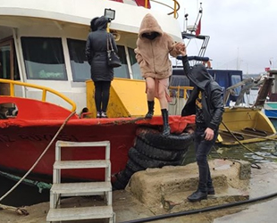 İstanbul'da teknede kaçak partiye polis baskın yaptı