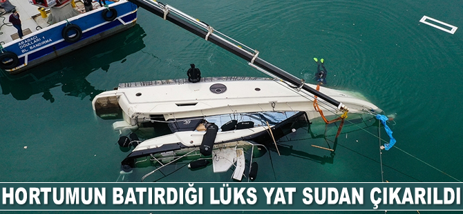 Çeşme'de hortumun batırdığı lüks yat 8 saatlik çalışmayla sudan çıkarıldı