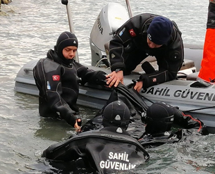 Enez'de tekneden düşen kişinin cansız bedenine ulaşıldı
