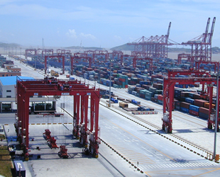Ticaret savaşı denize sıçradı, Çin konteyner topluyor
