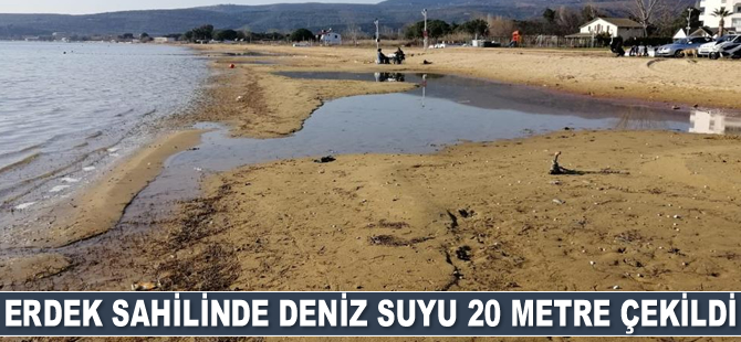 Erdek sahilinde deniz suyu 20 metre çekildi