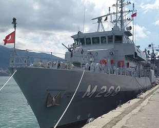 Türk savaş gemileri, Odessa Limanı’na demir attı