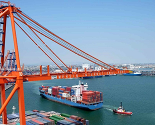Mersin Limanı'na aynı anda iki mega konteyner gemisi yanaşabilecek