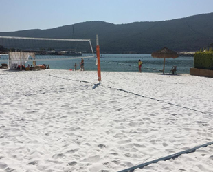 Sahile serilen beyaz kumdaki korkunç gerçek ortaya çıktı