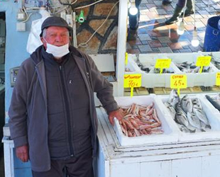 Foça'da kaçak avlanma balıkçılığı tehdit ediyor