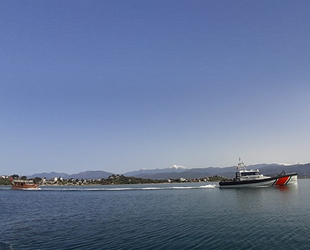 Fethiye Körfezi'nde sürüklenen teknedeki 2 kişi kurtarıldı