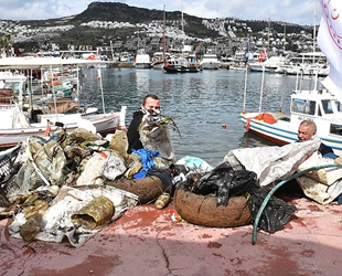 Bodrum’da deniz dibinden tonlarca çöp çıktı