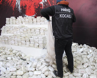 Kocaeli’de yük gemisinde 4 ton esrar yakalandı