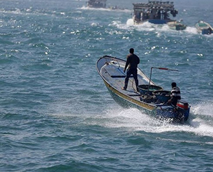 İsrail, Filistinli balıkçılara ait tekneleri batırdı