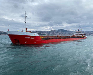 River Elbe isimli gemi, İstanbul Boğazı'nda arızalandı