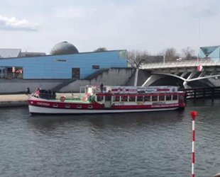 Berlin'de tekne turu operatörleri Kovid-19 tedbirlerini protesto etti