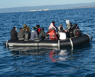 Ayvalık açıklarında 55 düzensiz göçmen kurtarıldı