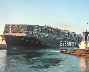 Mısır, Süveyş Kanalı’nı kapatan gemiye el koydu