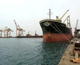 Yemen, petrol taşıyan gemilerin Hudeyde Limanı'na girişine izin verdi