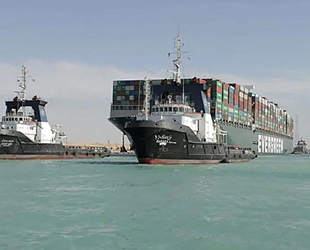 Süveyş Kanalı’nı kapatan gemi için 900 milyon dolar tazminat talep edildi