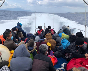 Ayvacık açıklarında 51 düzensiz göçmen kurtarıldı