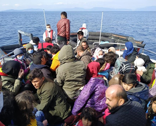 İzmir’de 59 düzensiz göçmen kurtarıldı