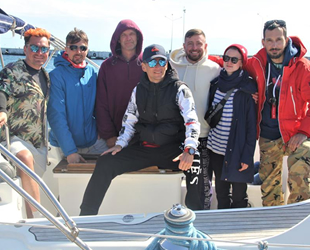 Rus turistler, yelkenli tekne ile Sinop’a geldi