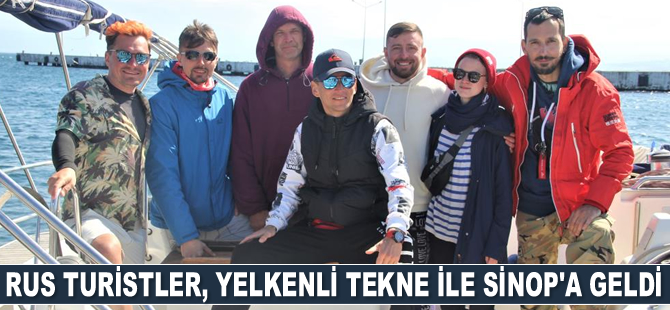 Rus turistler, yelkenli tekne ile Sinop’a geldi