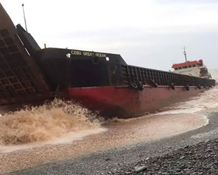 Filipinler’de tayfun gemileri sürükledi, 20 denizci kayıp