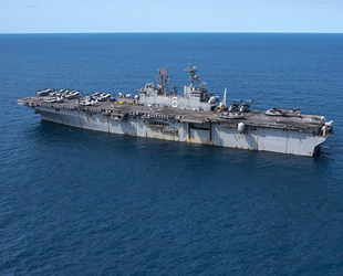 USS Bonhomme Richard isimli havuzlu çıkarma  gemisi söküme gidiyor