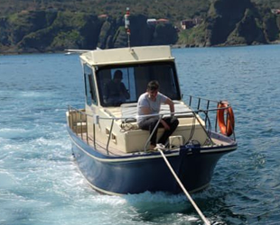 Sarıyer'de sürüklenen balıkçı teknesi kurtarıldı