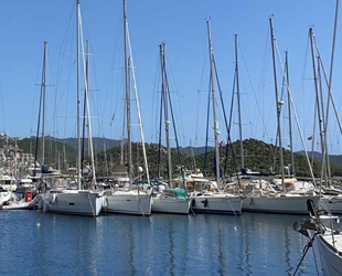 Yatla denize açılmanın Antalya’da yasak, Muğla’da serbest olması tepkilere yol açtı