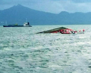 Bangladeş'te tekne ile yük gemisi çatıştı: 26 ölü