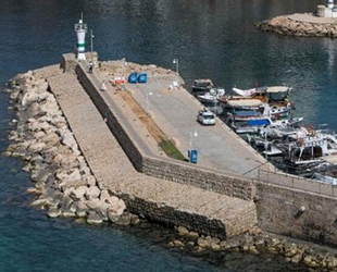 Kaleiçi'ndeki 61 yıllık mendirek çökme tehlikesi ile karşı karşıya kaldı